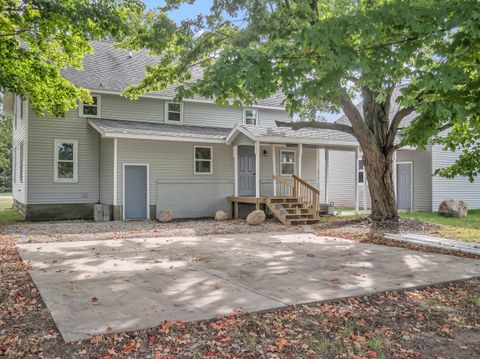 A home in Sheridan Twp - Newaygo