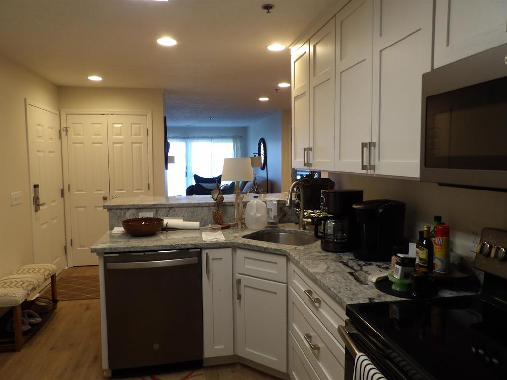 Photo 5 of 22 of 1246 Sunnyside Drive condo