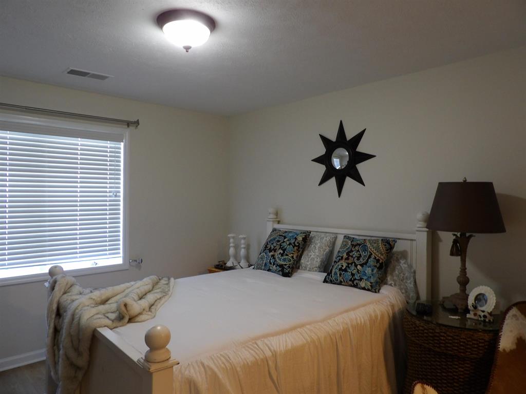 Photo 10 of 22 of 1246 Sunnyside Drive condo