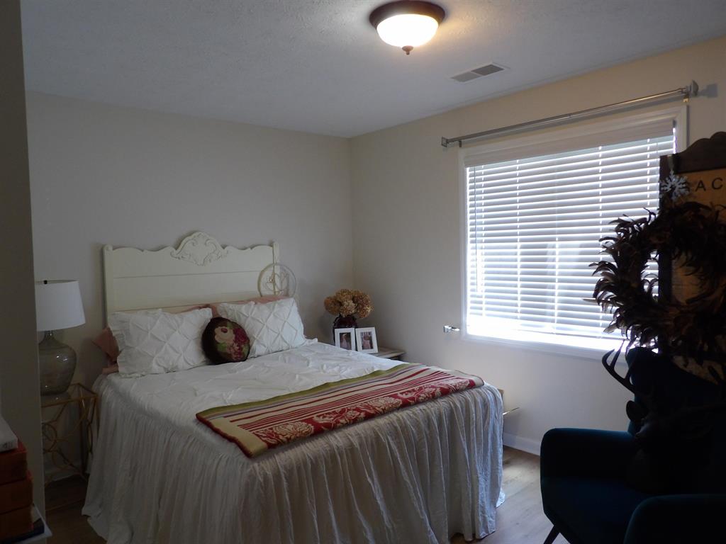 Photo 14 of 22 of 1246 Sunnyside Drive condo
