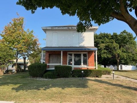 318 Woodworth Avenue Alma City MI 48801