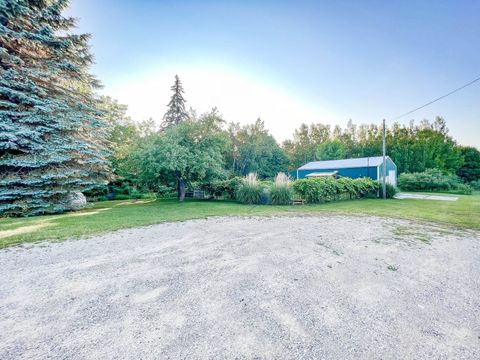 A home in Banks Twp