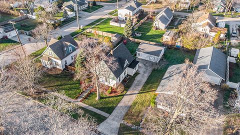 A home in Three Oaks Vlg