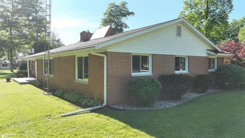 A home in Blumfield Twp