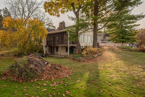 A home in Putnam Twp