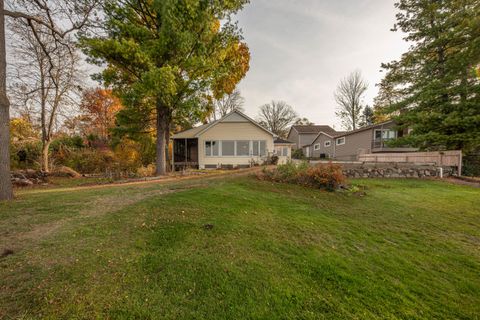 A home in Putnam Twp