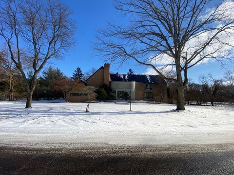 A home in Bloomfield Twp