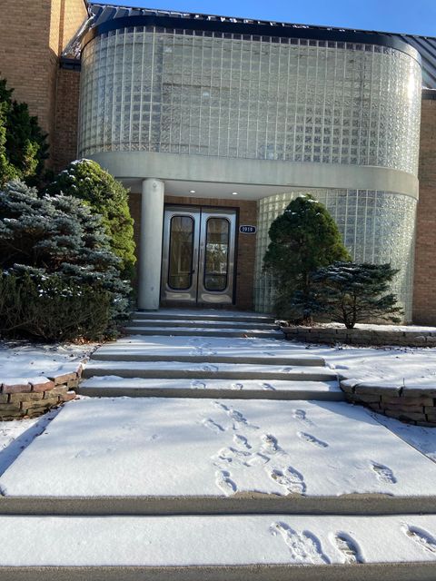 A home in Bloomfield Twp