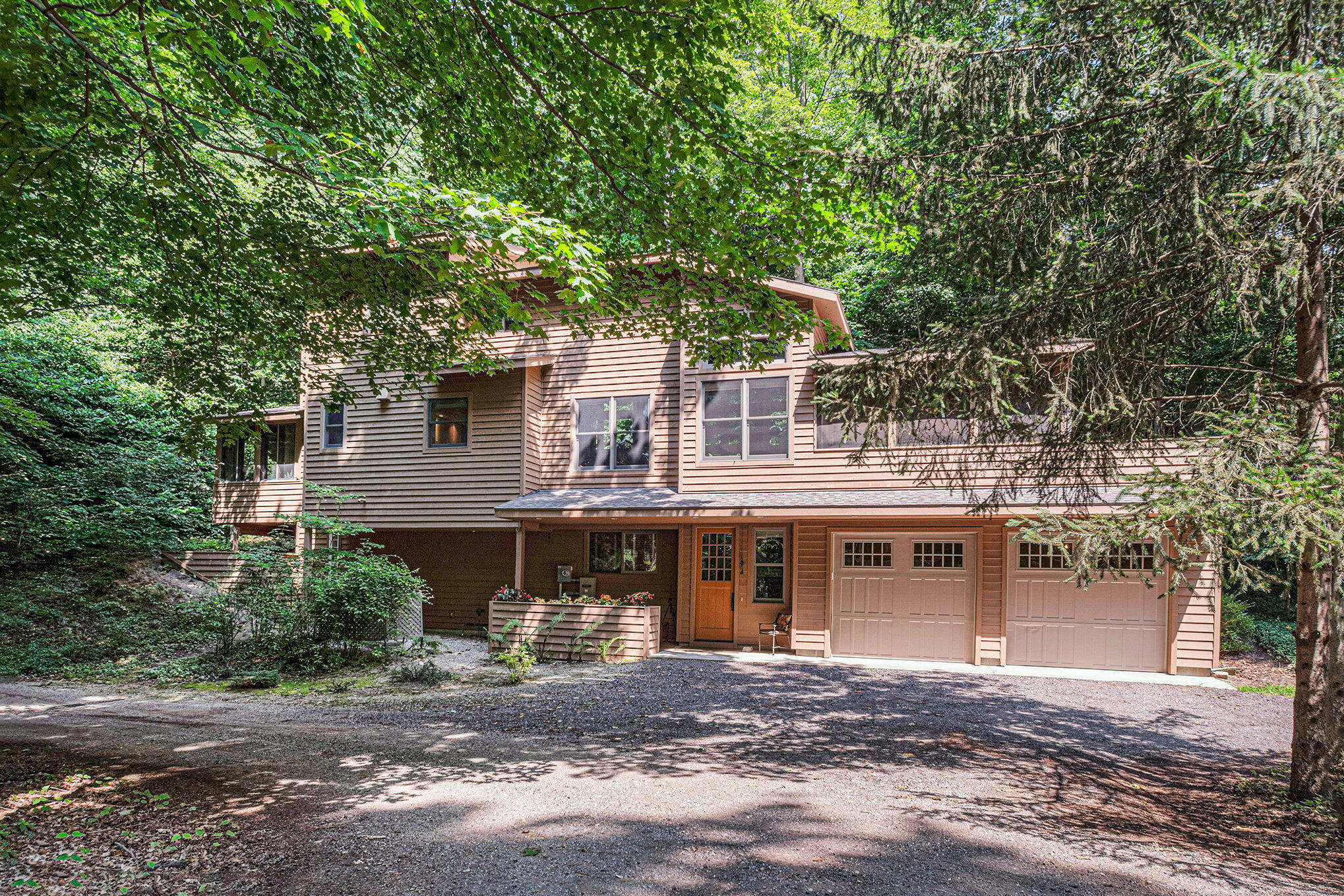 Photo 3 of 42 of 12060 Tower Hill Road house