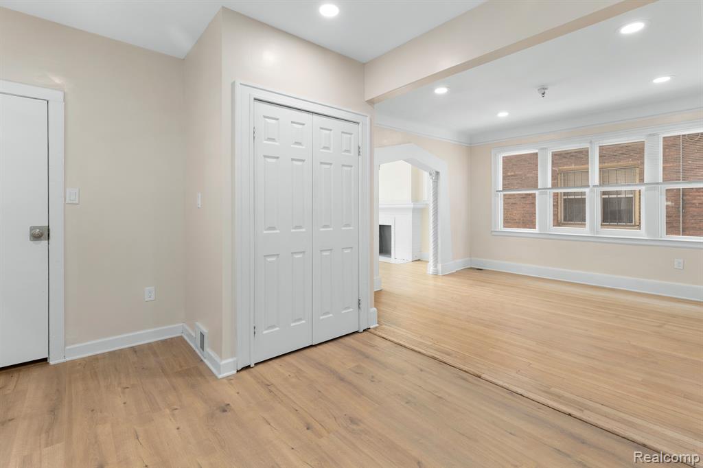 Detroit, Michigan 48206, United States, 3 Bedrooms Bedrooms, ,1 BathroomBathrooms,Residential,Active,91365