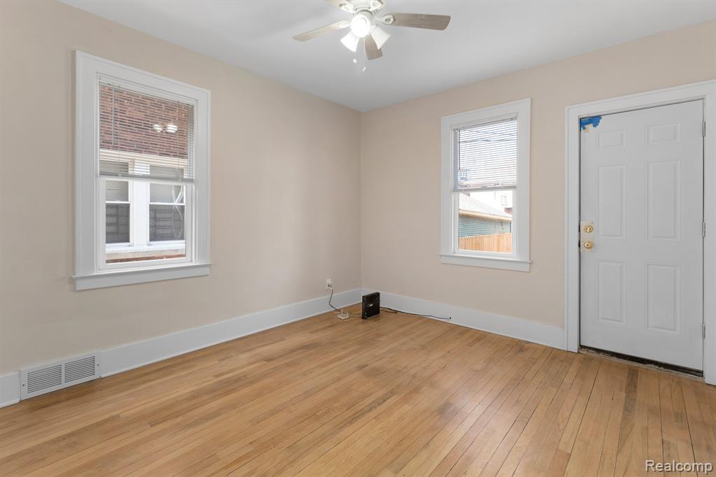 Detroit, Michigan 48206, United States, 3 Bedrooms Bedrooms, ,1 BathroomBathrooms,Residential,Active,91365
