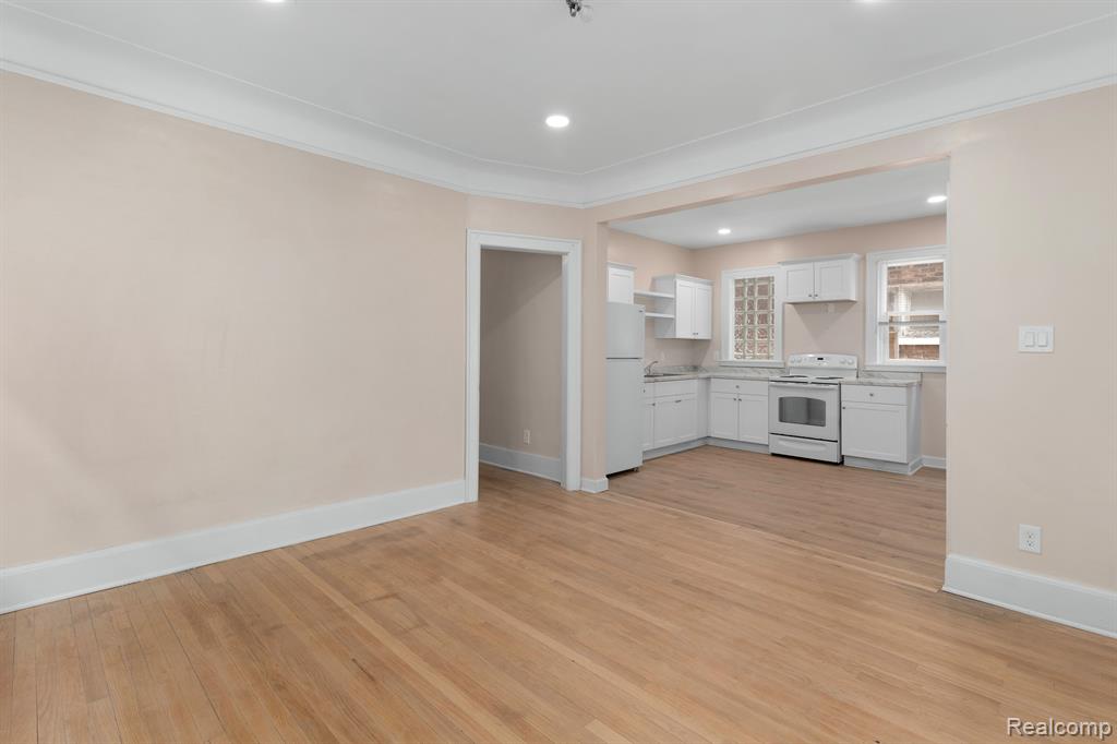 Detroit, Michigan 48206, United States, 3 Bedrooms Bedrooms, ,1 BathroomBathrooms,Residential,Active,91365