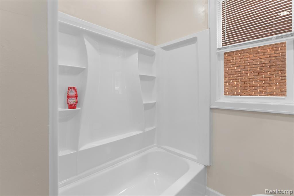 Detroit, Michigan 48206, United States, 3 Bedrooms Bedrooms, ,1 BathroomBathrooms,Residential,Active,91365
