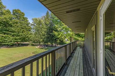 A home in South Haven Twp