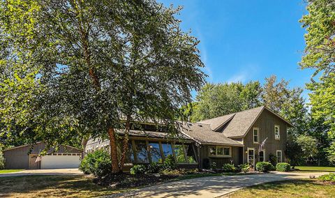 A home in South Haven Twp