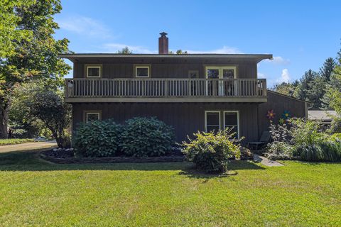 A home in South Haven Twp