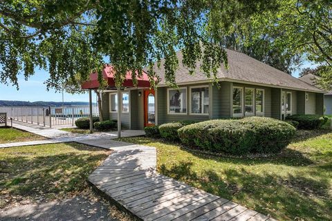 A home in Suttons Bay Twp