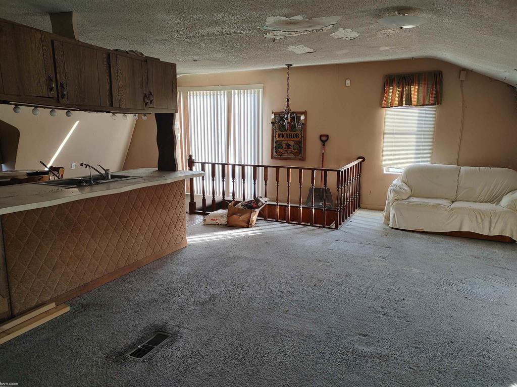 10973 Gratiot Street