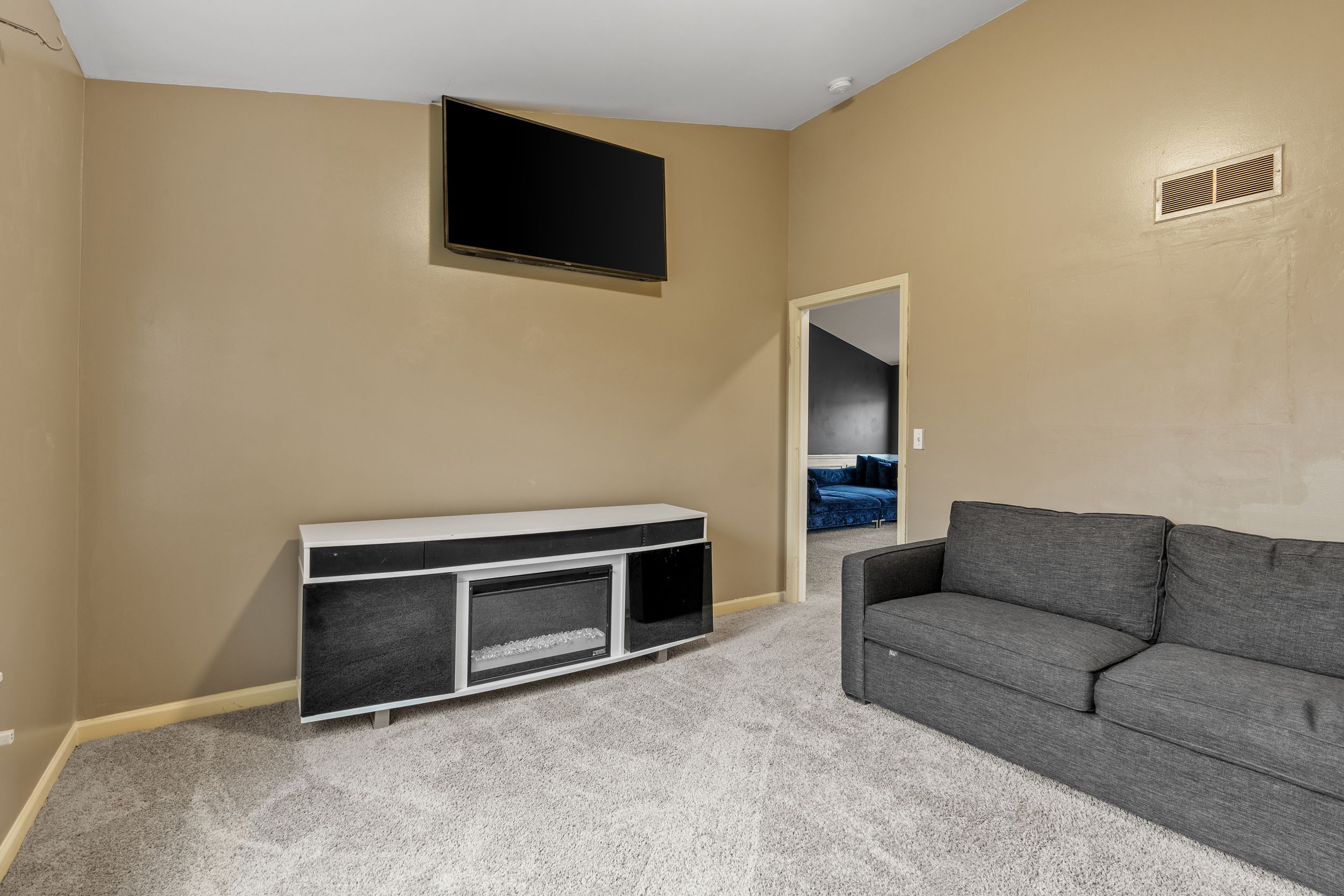 Romulus, Michigan 48174, United States, 4 Bedrooms Bedrooms, ,3 BathroomsBathrooms,Residential,Pending,10681