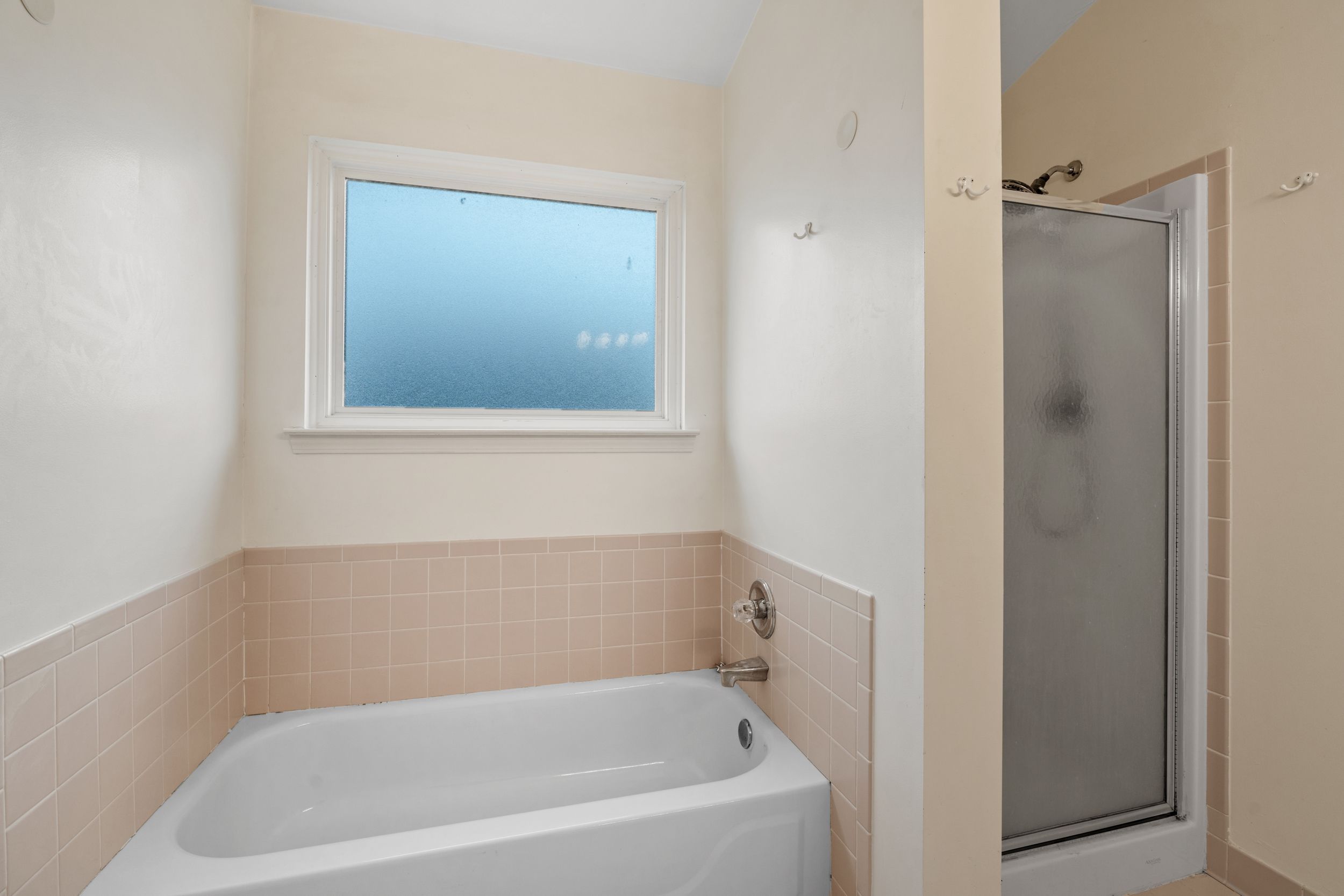 Romulus, Michigan 48174, United States, 4 Bedrooms Bedrooms, ,3 BathroomsBathrooms,Residential,Pending,10681