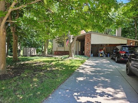 A home in West Bloomfield Twp