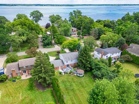 A home in Grosse Ile Twp