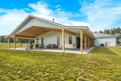 A home in Bear Lake Twp