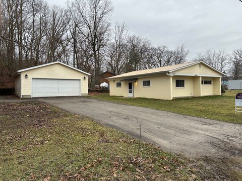 A home in Putnam Twp