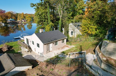 A home in Putnam Twp