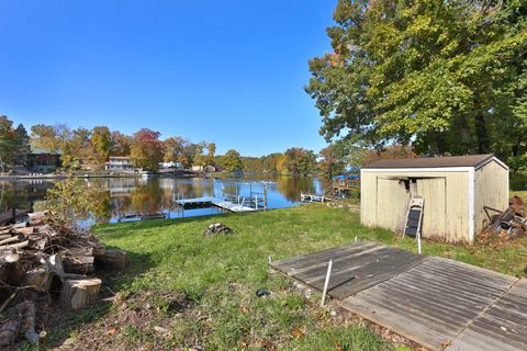 A home in Putnam Twp