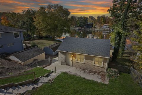 A home in Putnam Twp