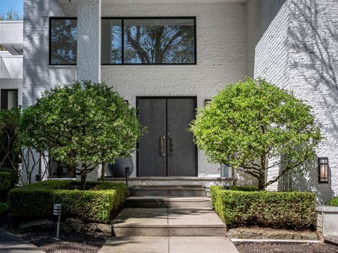 A home in Bloomfield Hills