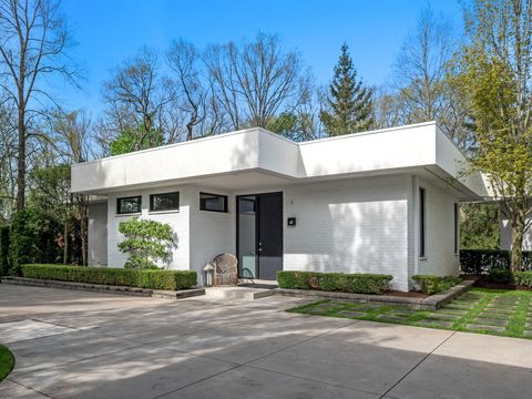 A home in Bloomfield Hills