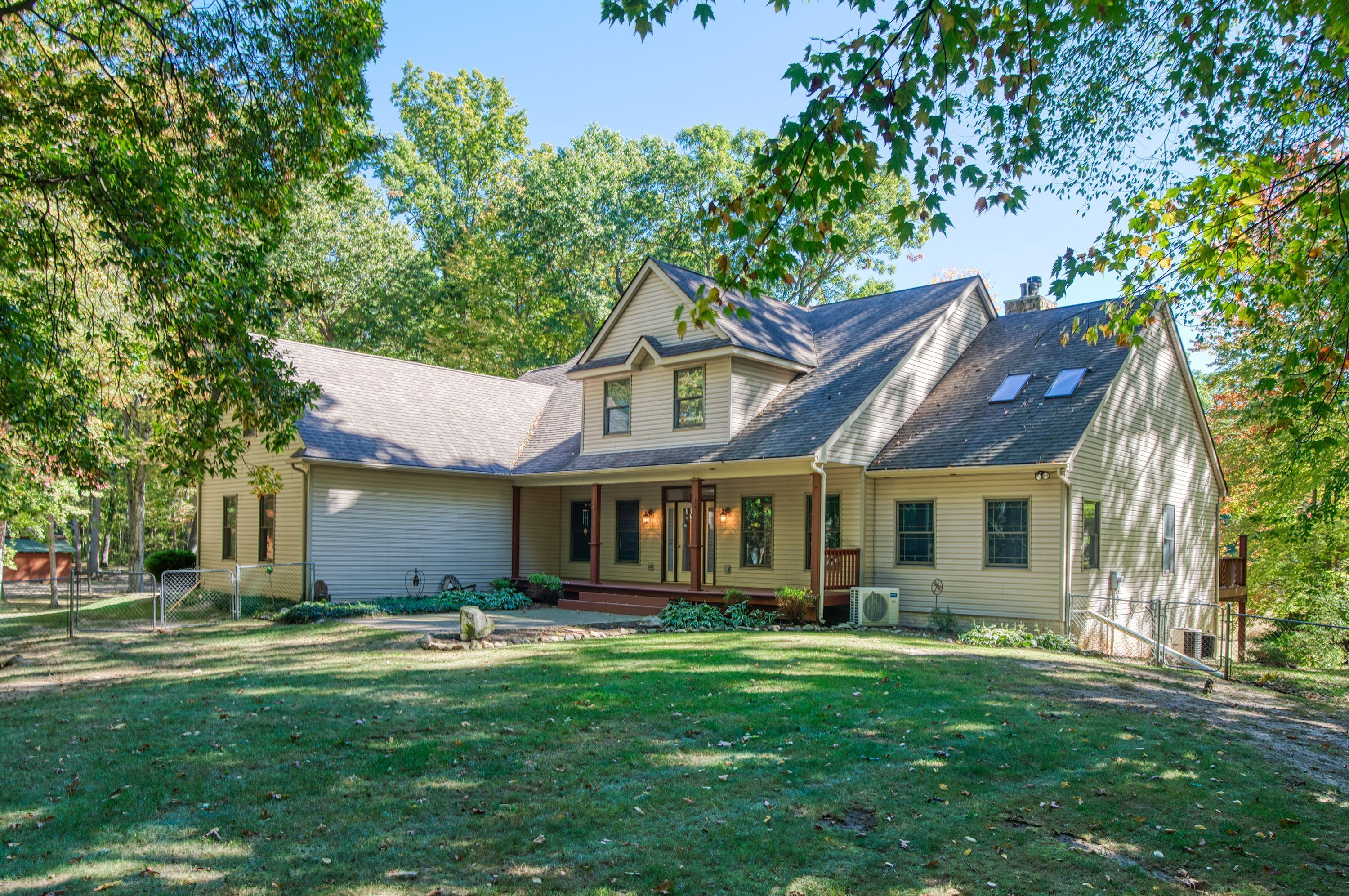 3592 HILLANDALE Drive