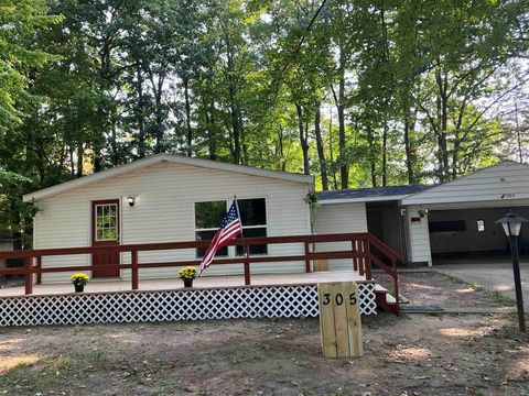 A home in Roscommon Twp