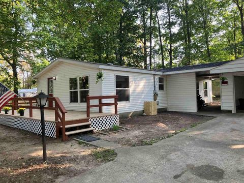 A home in Roscommon Twp