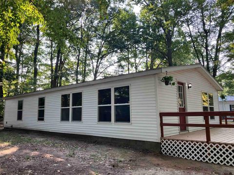 A home in Roscommon Twp