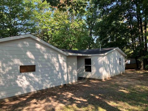 A home in Roscommon Twp