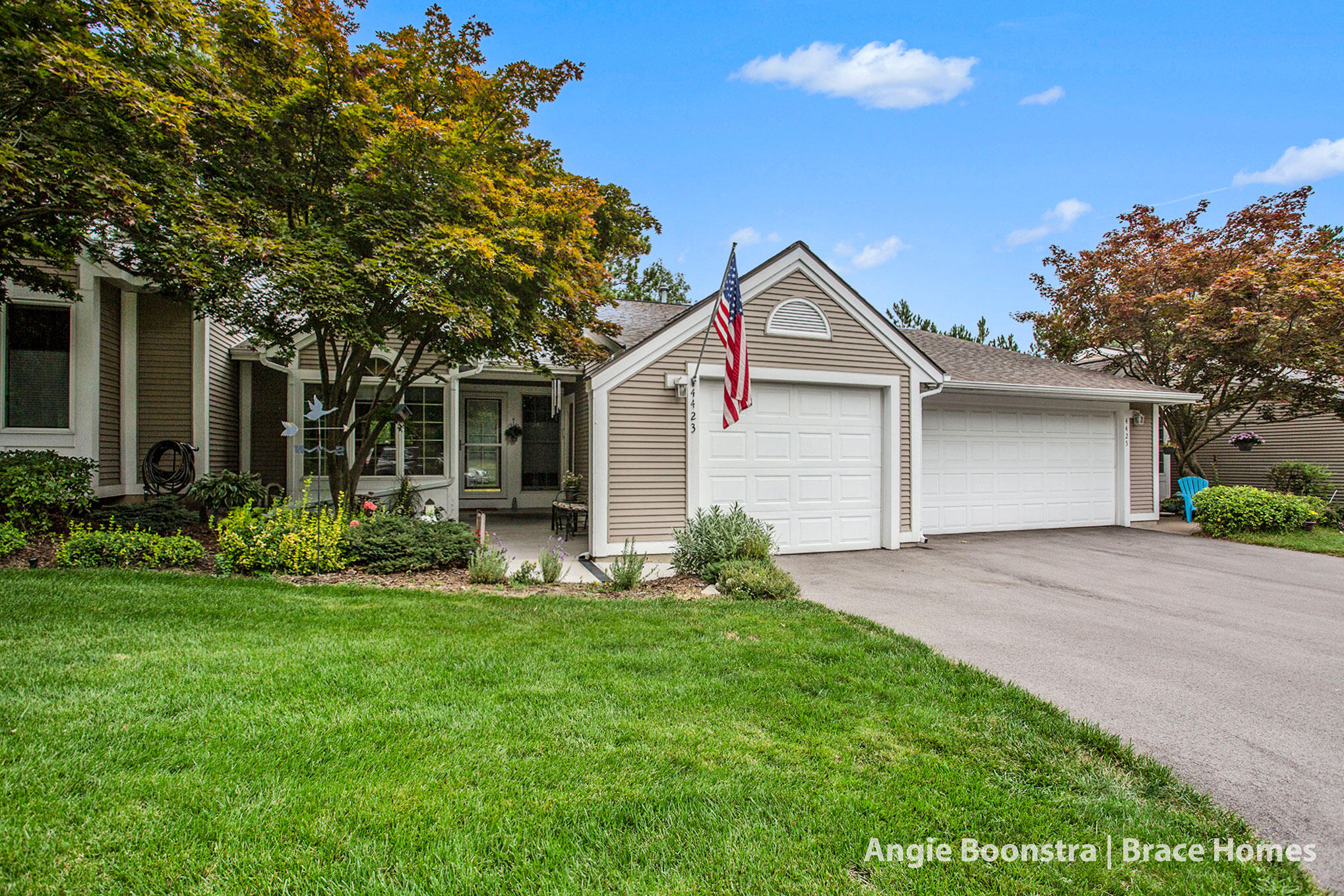 View Plainfield Twp, MI 49525 condo