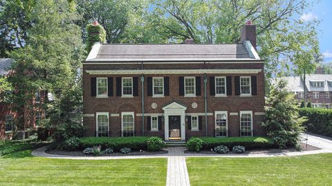 A home in Grosse Pointe Farms