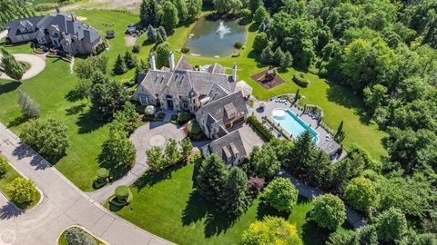 A home in Oakland Twp