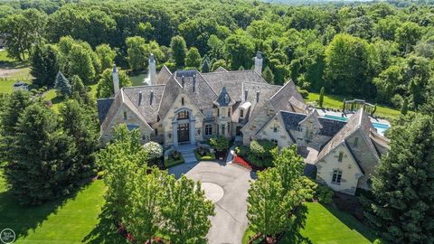 A home in Oakland Twp