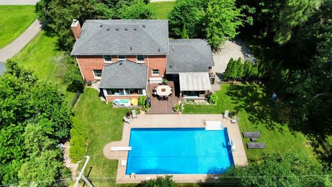 A home in Bloomfield Twp