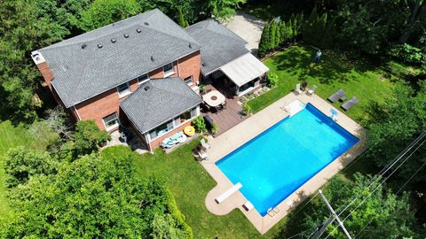 A home in Bloomfield Twp