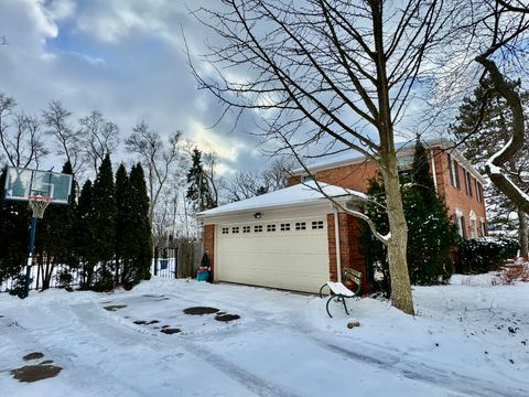 A home in Bloomfield Twp