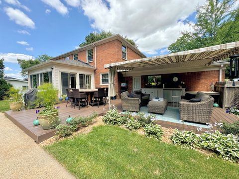 A home in Bloomfield Twp