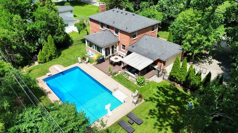 A home in Bloomfield Twp