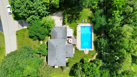 A home in Bloomfield Twp