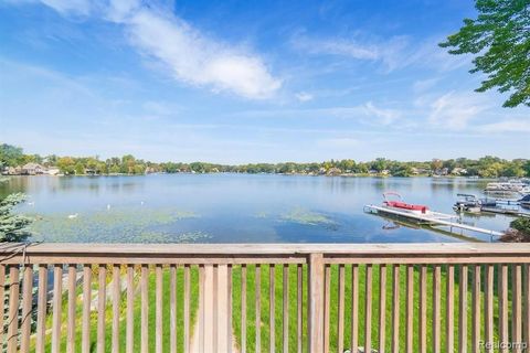 A home in Commerce Twp