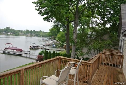 A home in Commerce Twp